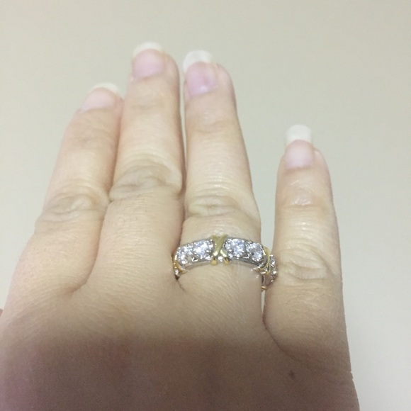 ( Size 6/7/8/9) 10k Gold Engagement Ring - Picture 2 of 5